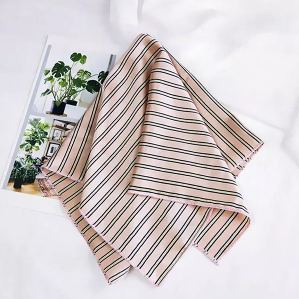 ⭐️1LEFT - Striped silky satin-like scarf - Picture 1 of 6
